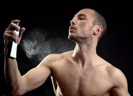 揭开男士香水诱惑的秘密：二氢茉莉酮酸甲酯